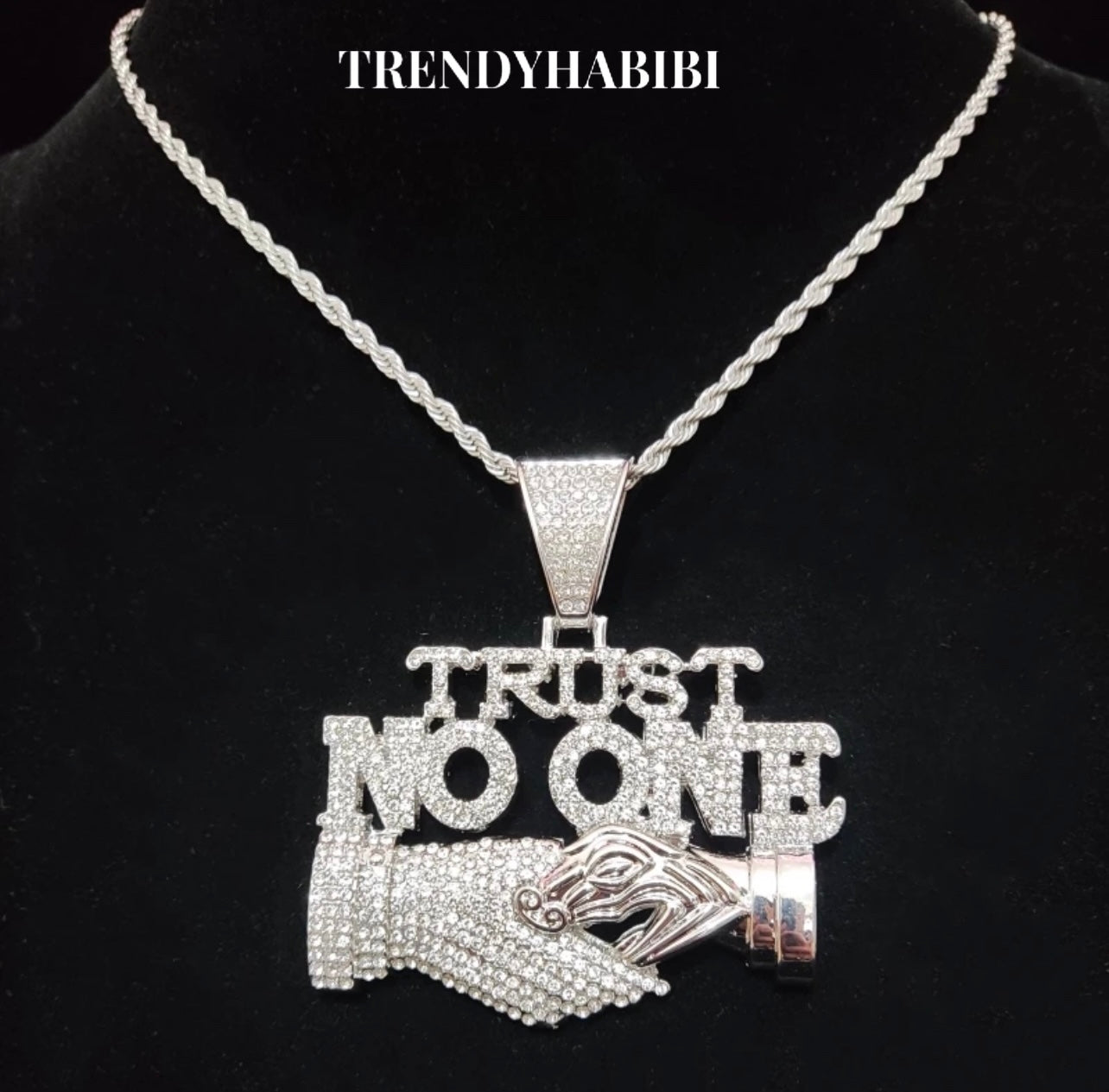 Pendant Trust No One