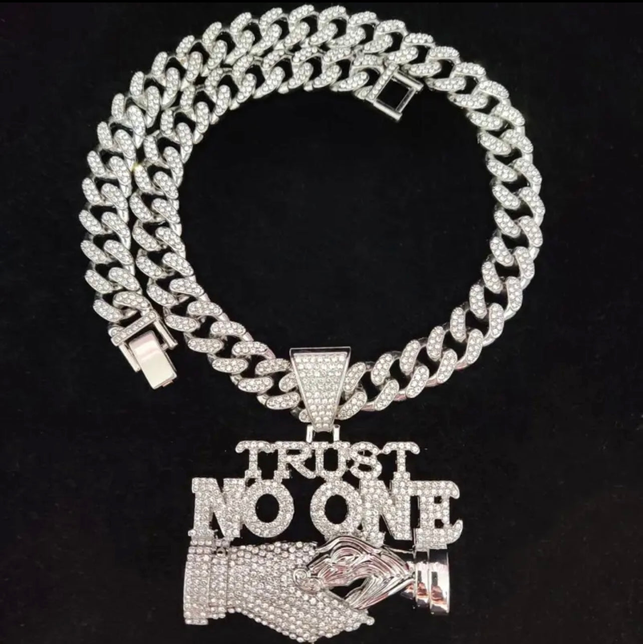 Pendant Trust No One