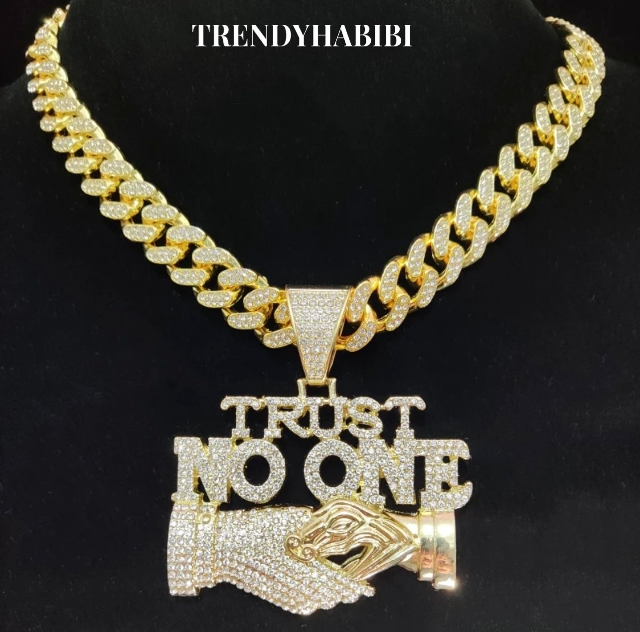 Pendant Trust No One