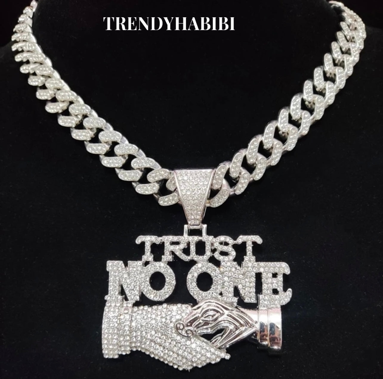 Pendant Trust No One